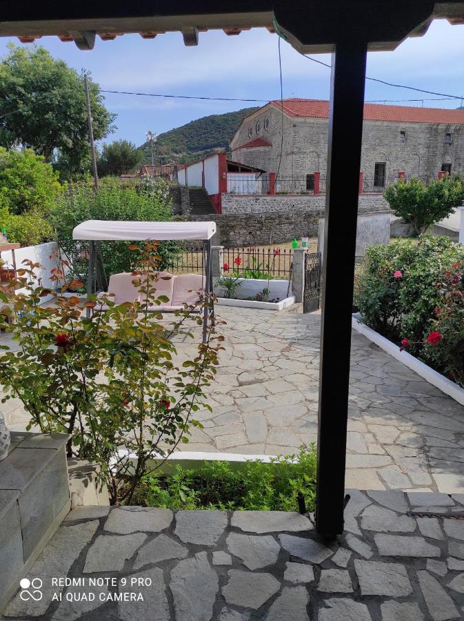 Detached House In Sykia Villa Buitenkant foto