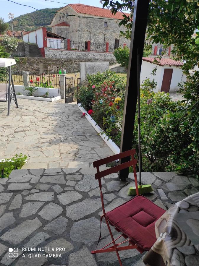 Detached House In Sykia Villa Buitenkant foto